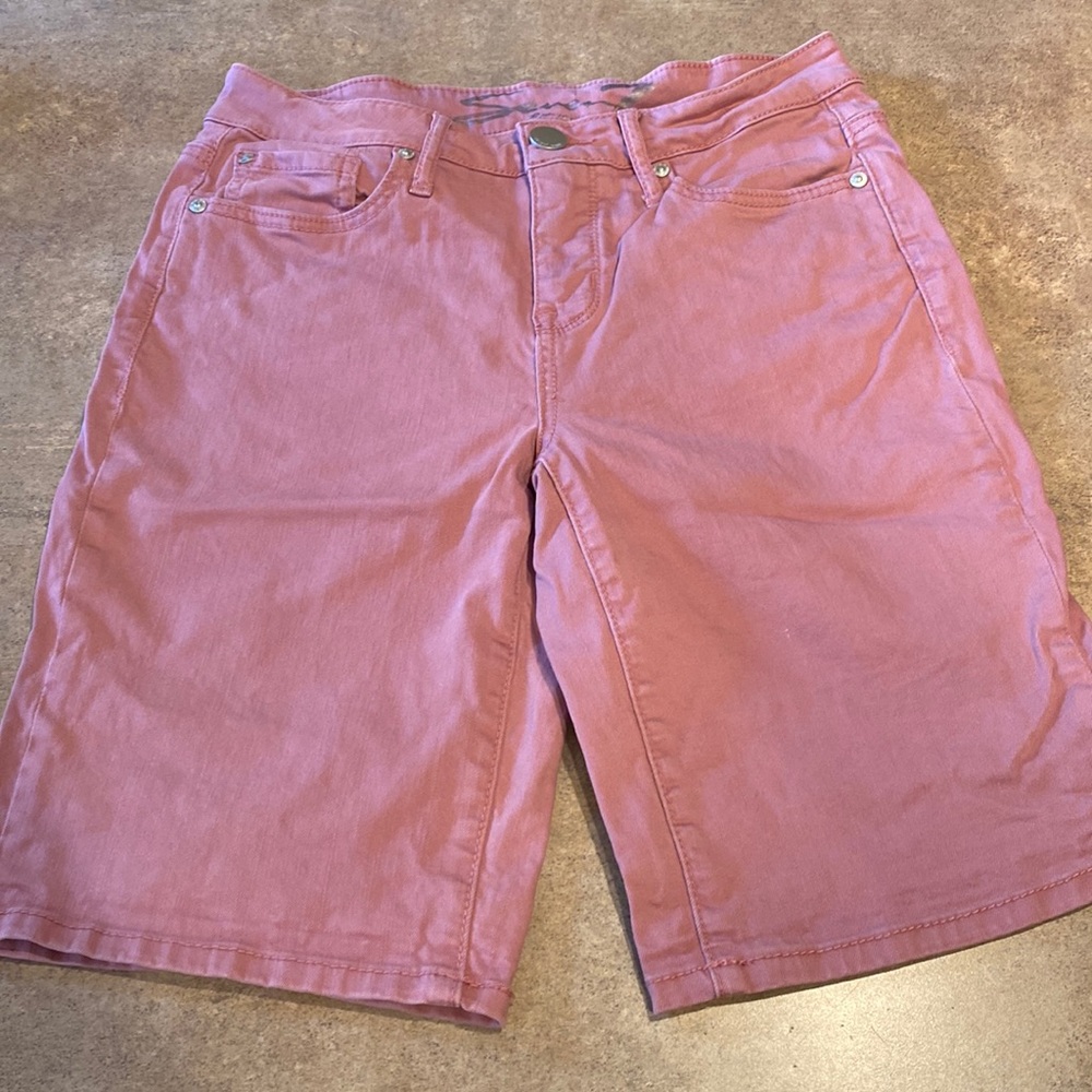 Womens Seven 7 shorts size 4